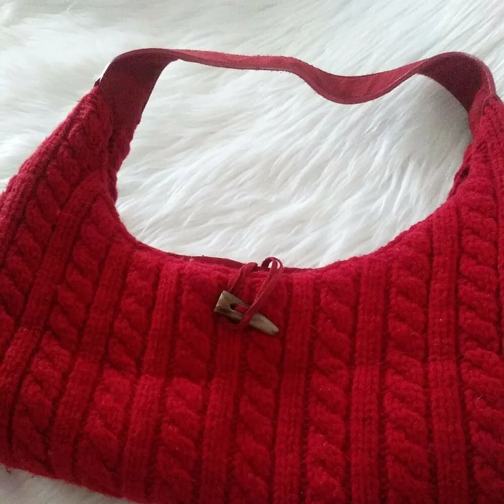 GAP Red Cable Knit Lambswool Hobo Shoulder Bag Suede Strap Toggle Y2K Vintage